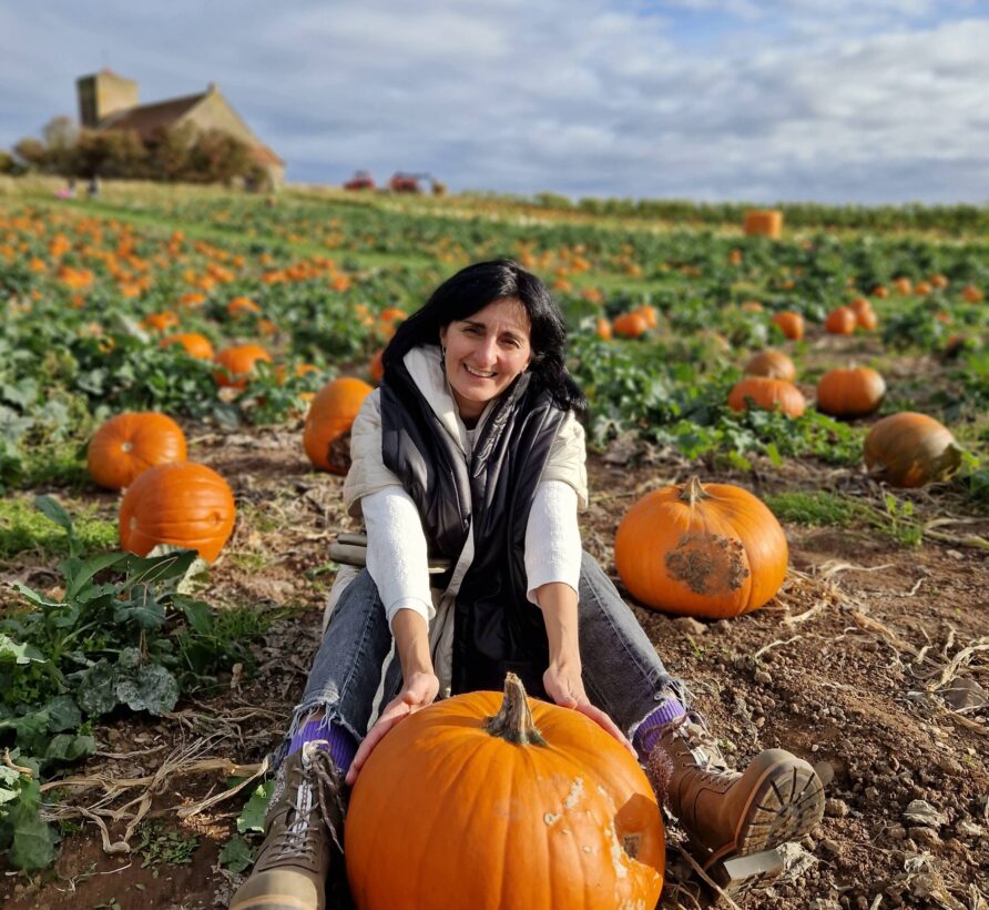 Me-at-Pumkin-field-1-scaled.jpg